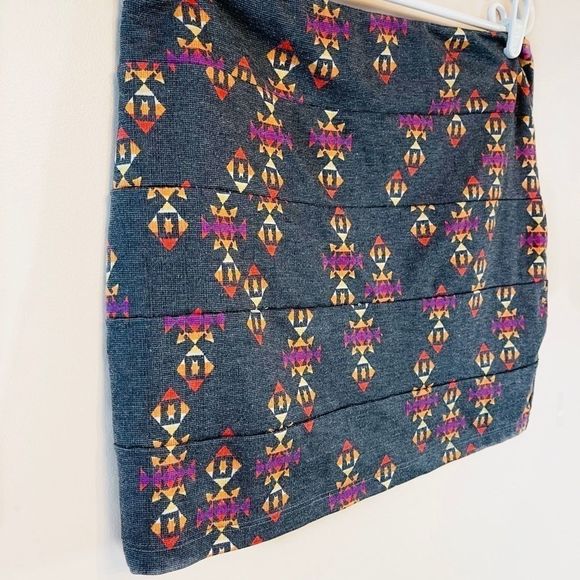 NOLLIE Aztec tribal colorful print gray mini skirt - Picture 2 of 7
